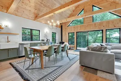 Image de Beautiful, brand new, Mountainside Home on Saddleback Mountain