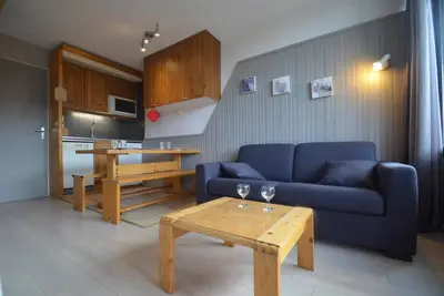 Image de À 10m des pistes de ski, 2ème étage, vue montagne, balcon, casier à ski, 26m², Les Menuires