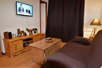 Image de 1er étage, vue pistes de ski, balcon, télévision, casier à ski, 30m², Les Menuires