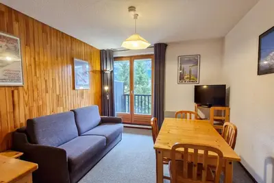 Image de 100m des commerces, 2ème étage, vue pistes de ski, balcon, télévision, casier à ski, 25m², Flaine