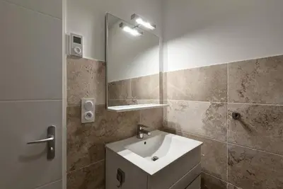 Image de 20m du centre station, 1er étage, vue village, balcon, casier à ski, 40m², Brides Les Bains