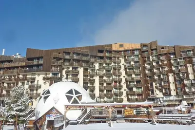 Image de À 15m des pistes de ski, 5ème étage, vue pistes de ski, balcon, télévision, casier à ski, 25m²