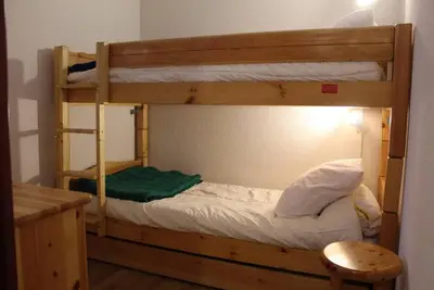 50m du centre station, vue village, balcon, télévision, casier à ski, 23m², Risoul