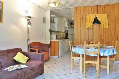 Image de 10m du centre station, 1er étage, balcon, télévision, casier à ski, 40m², Risoul