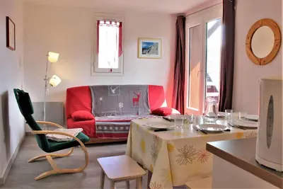 Image de 300m des commerces, 6ème étage, balcon, télévision, casier à ski, 28m², Risoul