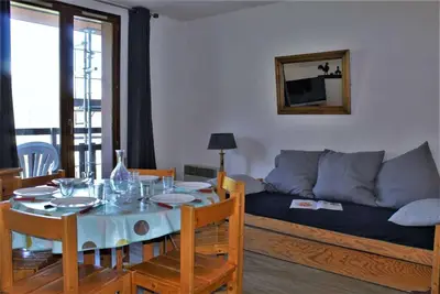 Image de 50m du centre station, 6ème étage, vue montagne, balcon, télévision, casier à ski, 41m², Risoul