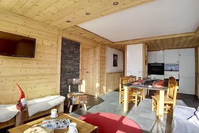 Image de À 100m des pistes de ski, 6ème étage, balcon, télévision, casier à ski, 61m², Les Menuires