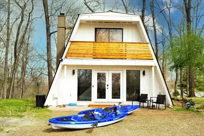 Image de Picturesque Hot Tub+Game room+kayaks+near water
