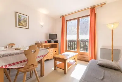Image de 1er étage, balcon, télévision, 25m², Serre Chevalier