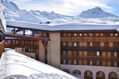 Image de 100m du centre station, 3ème étage, vue pistes de ski, balcon, télévision, 23m², La Plagne