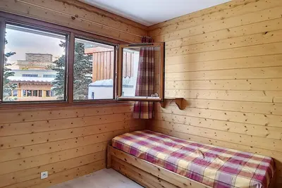 Image de À 100m des pistes de ski, 1er étage, balcon, télévision, casier à ski, 38m², Les Menuires