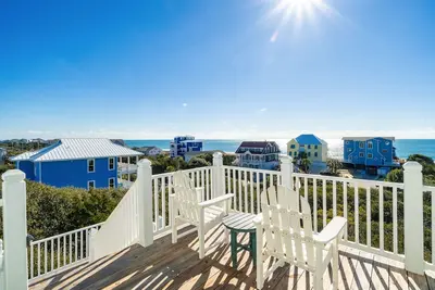Image de 'Coastal Vista' - Walk to Emerald Isle Beach!