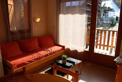 Image de 100m du centre station, 2ème étage, balcon, télévision, 42m², La Joue du Loup