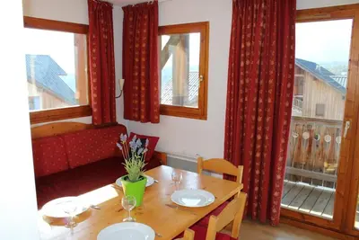 Image de 200m du centre station, 4ème étage, balcon, télévision, casier à ski, 34m², Superdévoluy