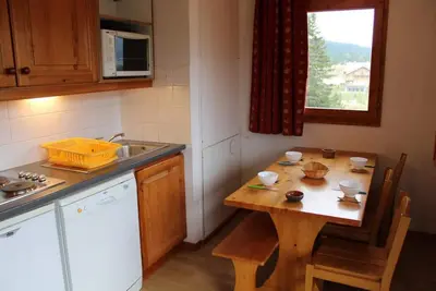Image de 200m du centre station, 4ème étage, vue vallée, balcon, télévision, casier à ski, 34m², Superdévoluy