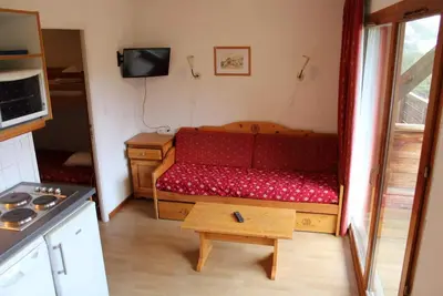 Image de 200m du centre station, 3ème étage, vue montagne, balcon, télévision, casier à ski, 29m²