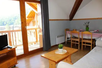 Image de 200m du centre station, 5ème étage, balcon, télévision, casier à ski, 46m², Superdévoluy