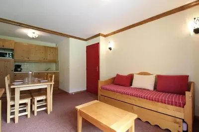 Image de À 150m des pistes de ski, 2ème étage, remise en forme, piscine, balcon, télévision, casier à ski