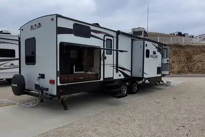 Image de Rv - Glamping - Views At Coconuts - Lake View