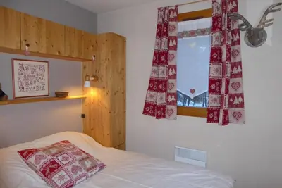Image de 100m du centre station, 2ème étage, balcon, télévision, casier à ski, 34m², Pralognan-la-Vanoise