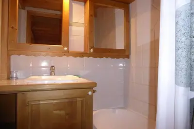 Image de 2ème étage, balcon, télévision, casier à ski, 56m², Pralognan-la-Vanoise