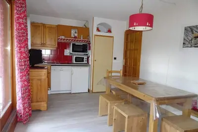Image de 100m du centre station, 1er étage, balcon, télévision, casier à ski, 44m², Pralognan-la-Vanoise