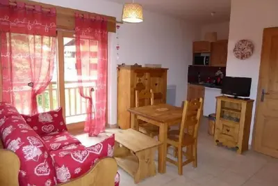 Image de 200m du centre station, 1er étage, balcon, télévision, casier à ski, 23m², Pralognan-la-Vanoise