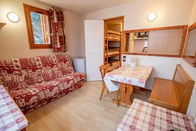 Image de Wifi, 20m du centre station, 4ème étage, vue montagne, balcon, télévision, casier à ski, 20m²
