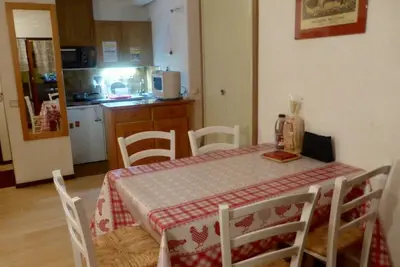 Image de Rez-de-chaussée, balcon, parking, télévision, casier à ski, 32m², Valloire