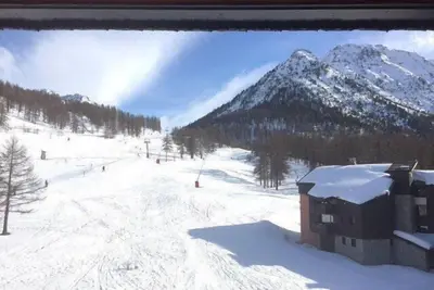 Image de À 20m des pistes de ski, 4ème étage, vue pistes de ski, balcon, parking, télévision, casier à ski