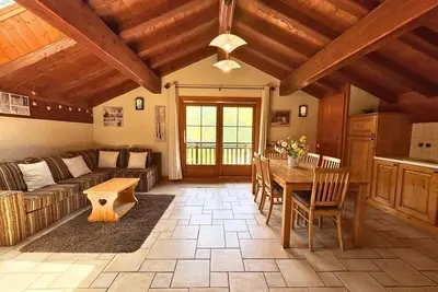 Image de Rez-de-chaussée, vue vallée, terrasse, télévision, casier à ski, 65m², Saint Martin de Belleville