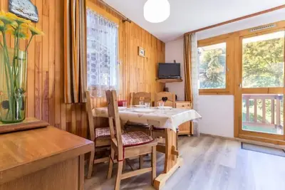 Image de 200m du centre station, 1er étage, balcon, télévision, 37m², Montchavin La Plagne
