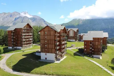 Image de À 200m des pistes de ski, 5ème étage, balcon, télévision, casier à ski, 48m², Superdévoluy
