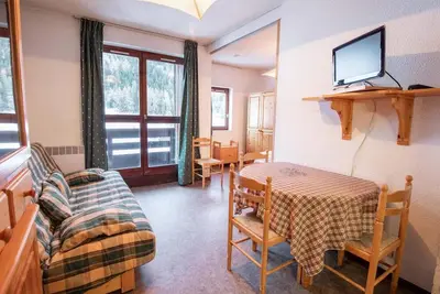 Image de 30m du centre station, 5ème étage, balcon, parking, télévision, casier à ski, 27m², La Norma