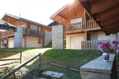 Image de Chalet, Rez-de-chaussée, balcon, télévision, casier à ski, 45m², La Norma