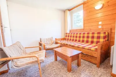 Image de 280m du centre station, 2ème étage, balcon, parking, télévision, casier à ski, 54m², La Norma
