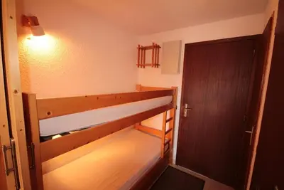 Image de À 100m des pistes de ski, 1er étage, vue pistes de ski, balcon, télévision, casier à ski, 23m²