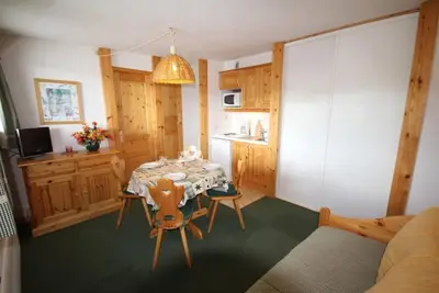 Image de 100m du centre station, Rez-de-chaussée, vue limitée, télévision, casier à ski, 27m², Les Saisies