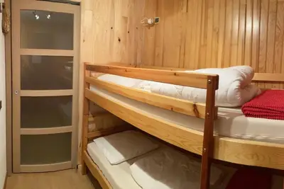 Image de 200m du centre station, 1er étage, vue pistes de ski, balcon, télévision, casier à ski, 24m²