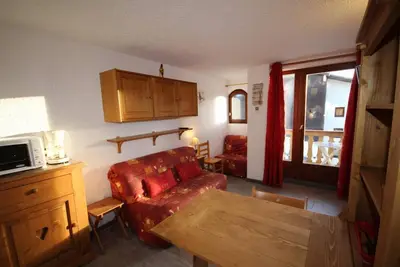 Image de À 200m des pistes de ski, 1er étage, balcon, télévision, casier à ski, 20m², Les Saisies