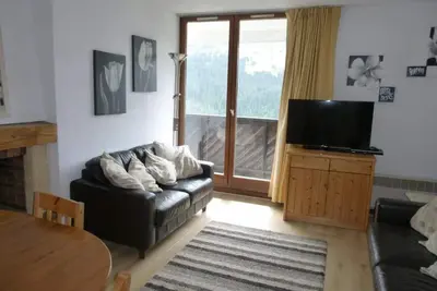 Image de 200m des commerces, 3ème étage, balcon, télévision, casier à ski, 48m², Flaine