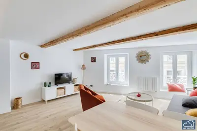 Image de Cosy T2 coeur de ville - Cours Julien/RÉFORMÉS - Air Rental