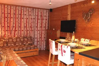 Image de À 10m des pistes de ski, 3ème étage, balcon, télévision, casier à ski, 36m², Les Menuires