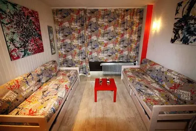 Image de 20m du centre station, 2ème étage, balcon, télévision, casier à ski, 26m², Tignes