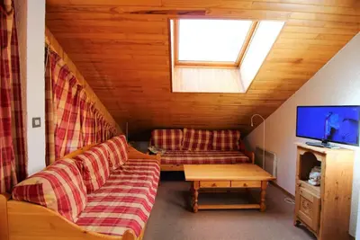 Image de À 50m des pistes de ski, 3ème étage, balcon, télévision, casier à ski, 100m², Champagny-en-Vanoise
