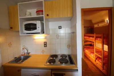 Image de À 50m des pistes de ski, 1er étage, balcon, télévision, casier à ski, 28m², Champagny-en-Vanoise