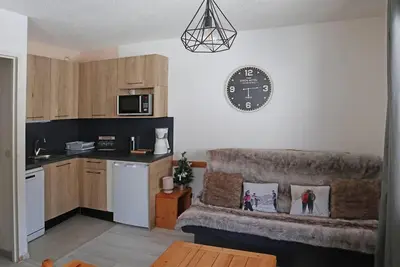 Image de Centre station, 4ème étage, vue pistes de ski, balcon, télévision, casier à ski, 23m², Les Orres