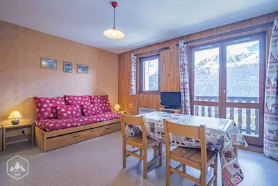 Image de À 10m des pistes de ski, 1er étage, balcon, casier à ski, 26m², Aussois