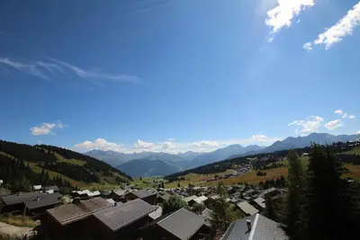Image de À 200m des pistes de ski, 3ème étage, vue pistes de ski, balcon, télévision, casier à ski, 42m²