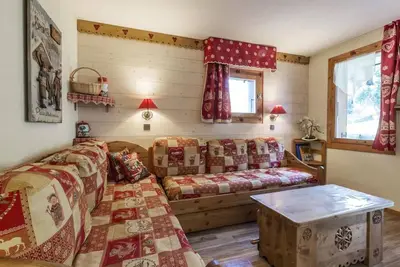 Image de 100m des commerces, 2ème étage, vue pistes de ski, terrasse, télévision, casier à ski, 35m²